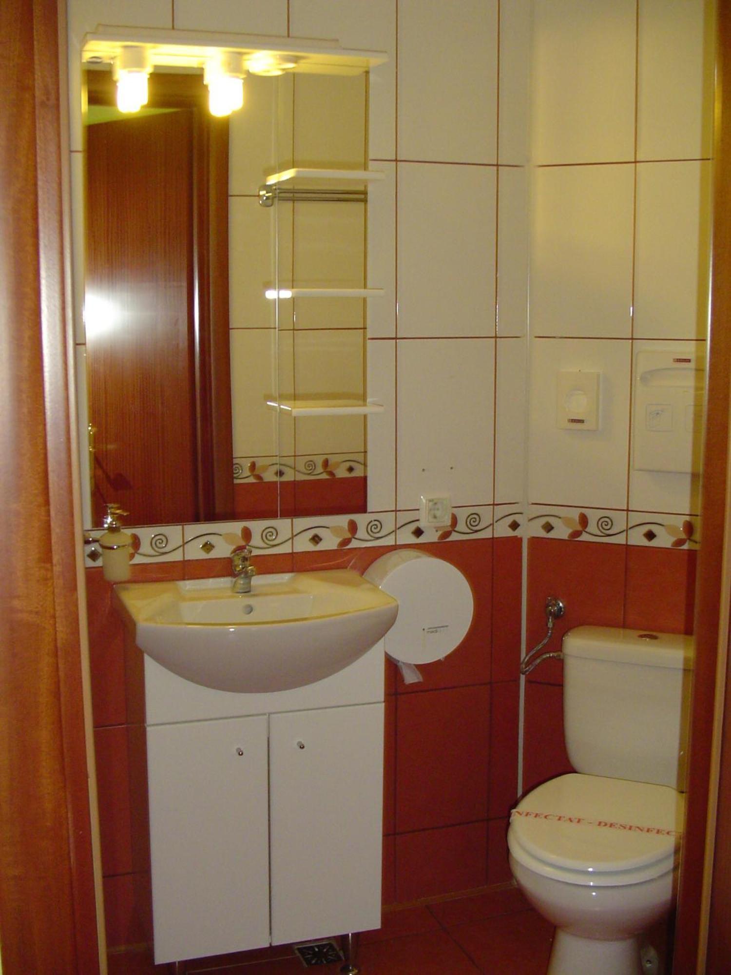 Hotel Europa Ploieşti Kültér fotó
