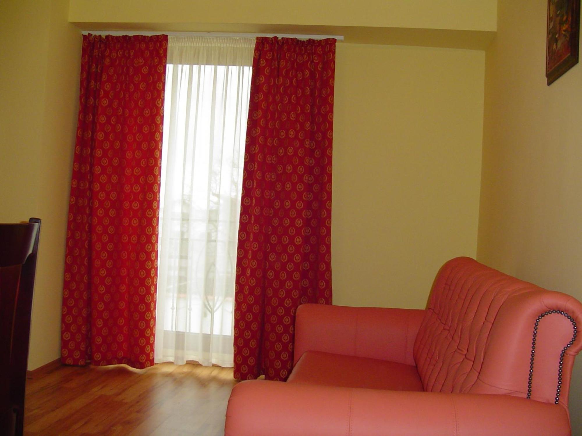 Hotel Europa Ploieşti Kültér fotó