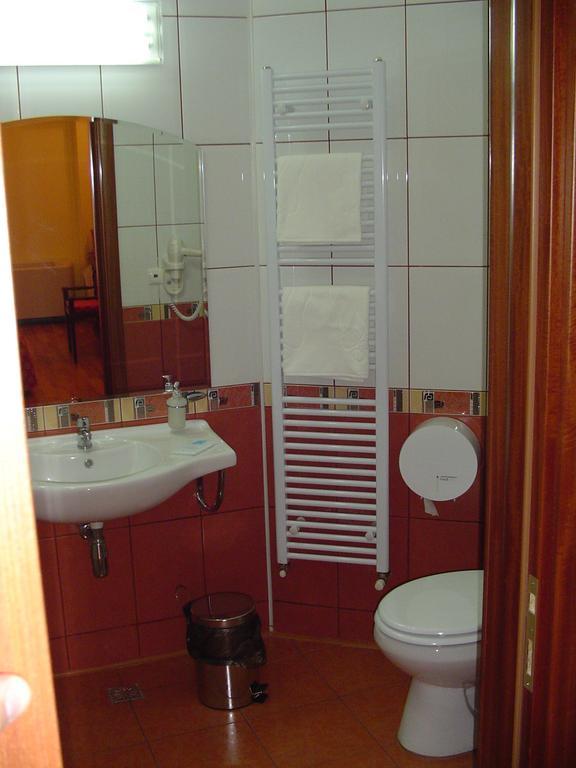 Hotel Europa Ploieşti Szoba fotó