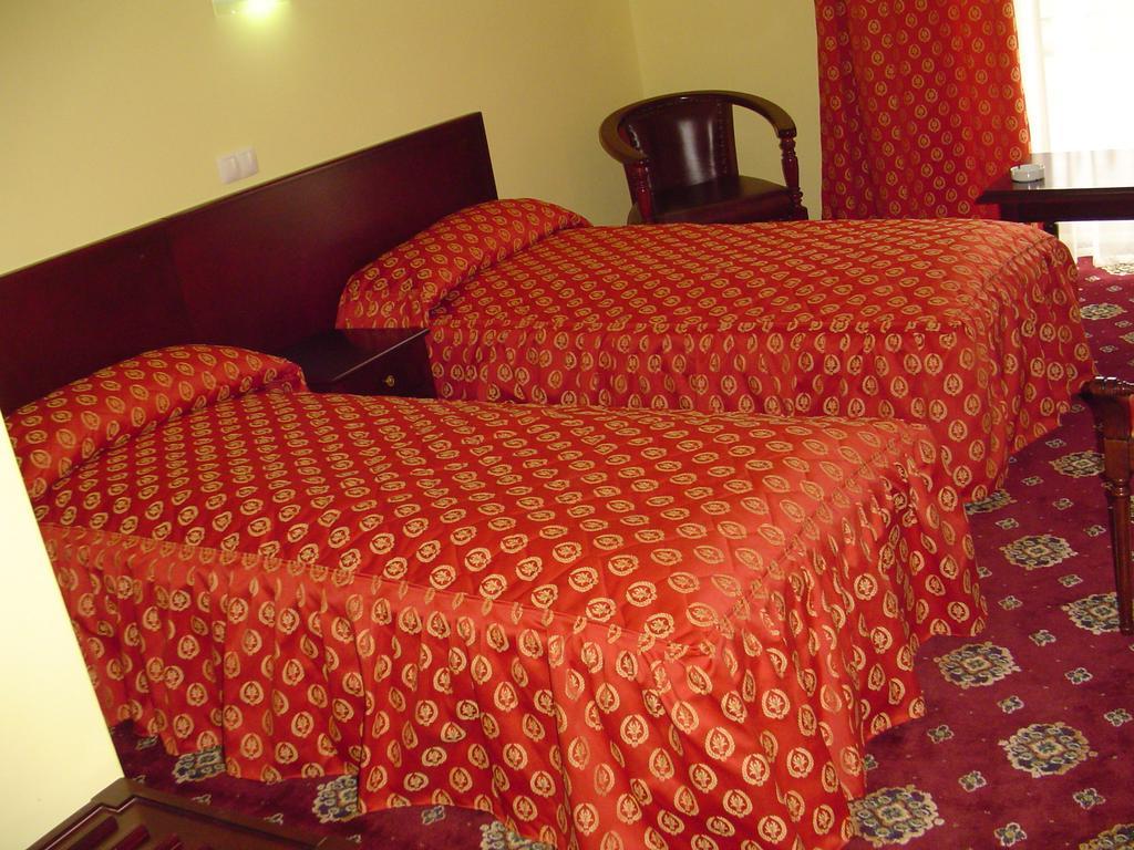 Hotel Europa Ploieşti Szoba fotó